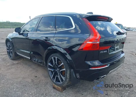 2021 Volvo Xc60 Recharge Plug-In Hybrid T8 Inscription z USA, uszkodzony, nr VIN YV4BR0DL8M1877416